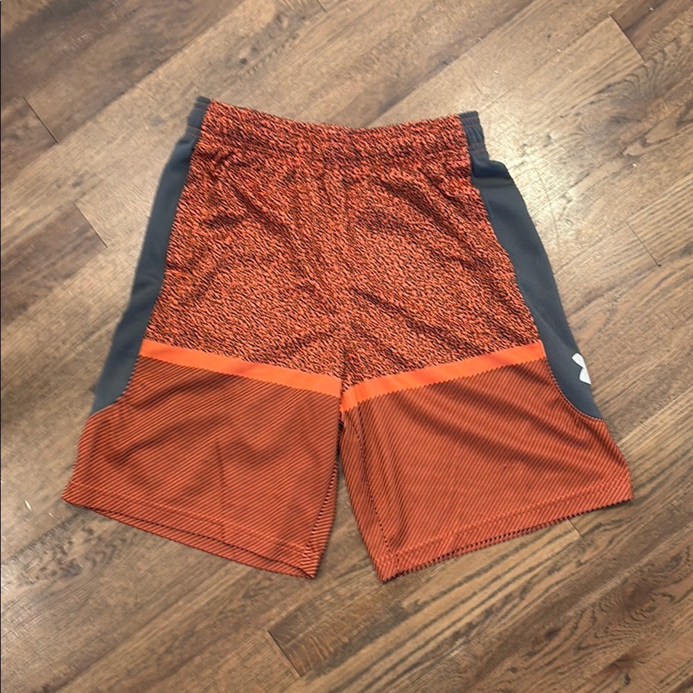 Under Armour Orange and Gray Athletic Shorts Lightweight Breathable Design